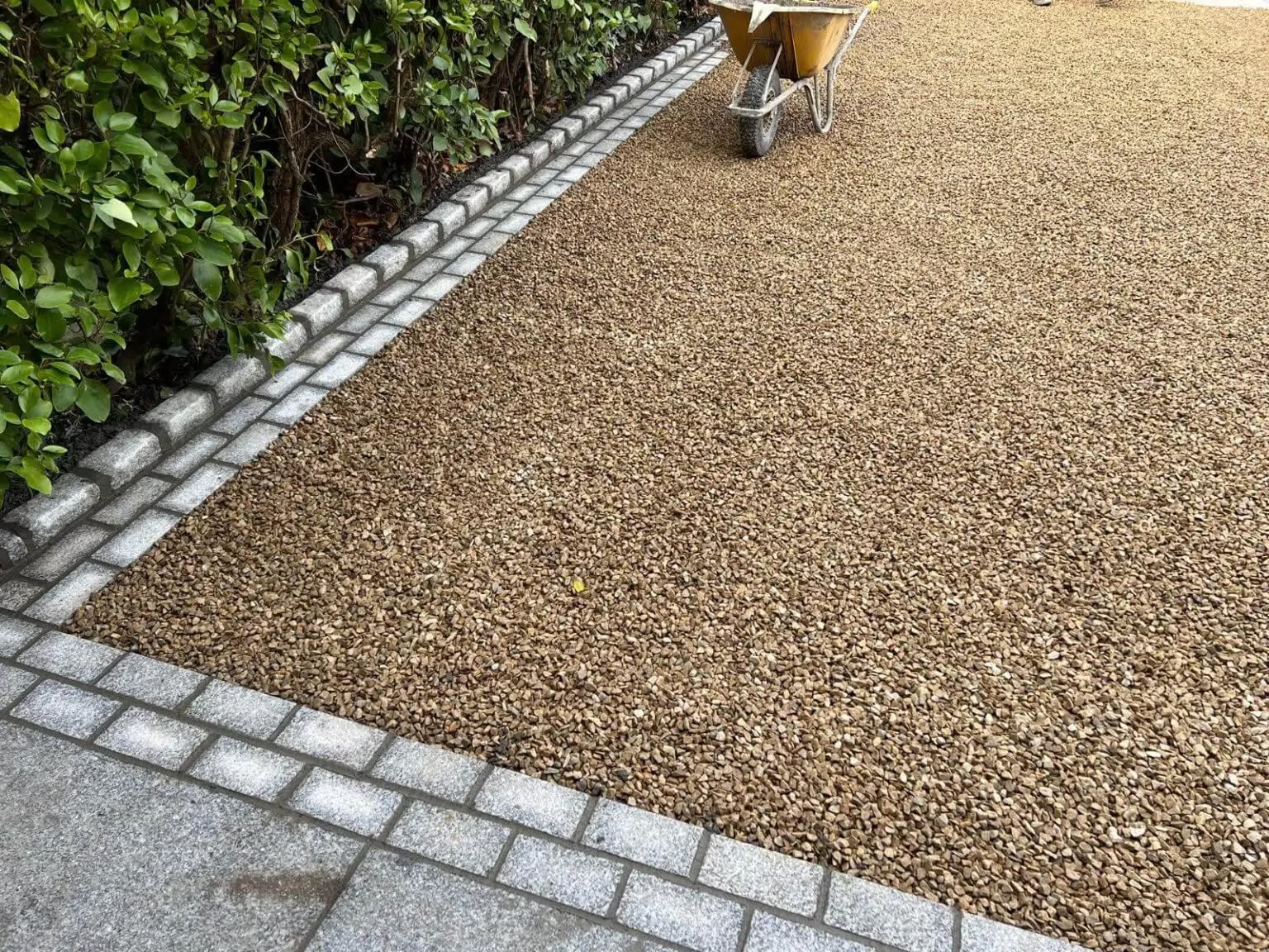 Resin finish with stone border detail